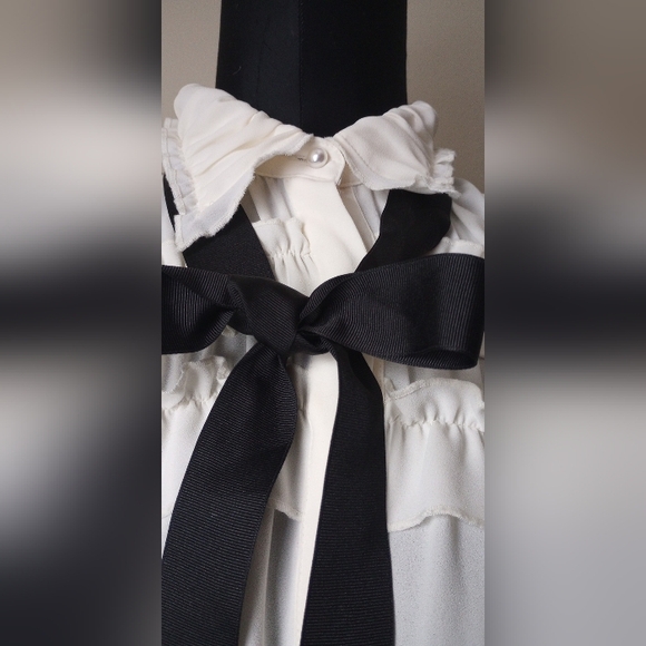 ZARA S/M Elegant Cream Ruffle Blouse - Picture 4 of 8